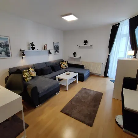 Wohlfuehl-wohnung Im Herzen Der Stadt * Magdeburg